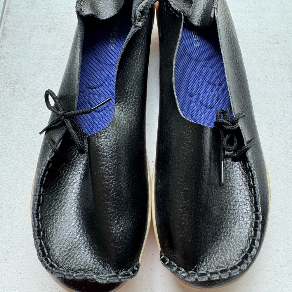 Black Leather Loafers with Pebbled Finish